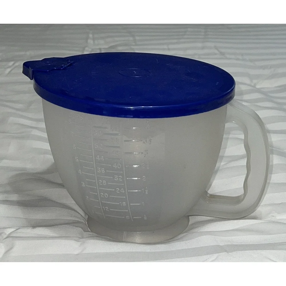 Vintage Tupperware Mix-N-Stor 8 Cup Pitcher Mixing Bowl 500 w/ Spout w/ lid